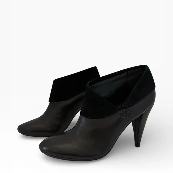 Coach Black Leather Ankle Bootie Heels Size 8.5B - Picture 3 of 16